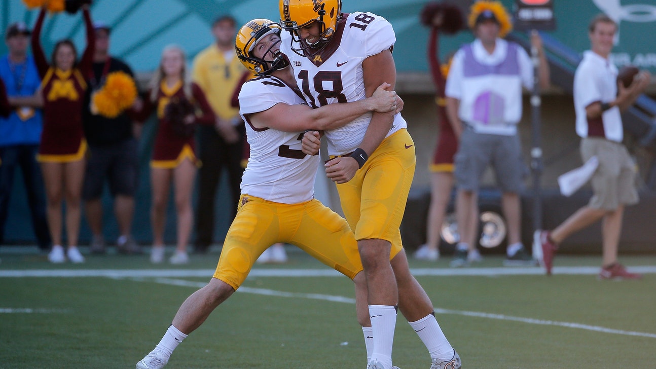 Minnesota's Peter Mortell awards himself 'Holder of the Year' for placeholding excellence