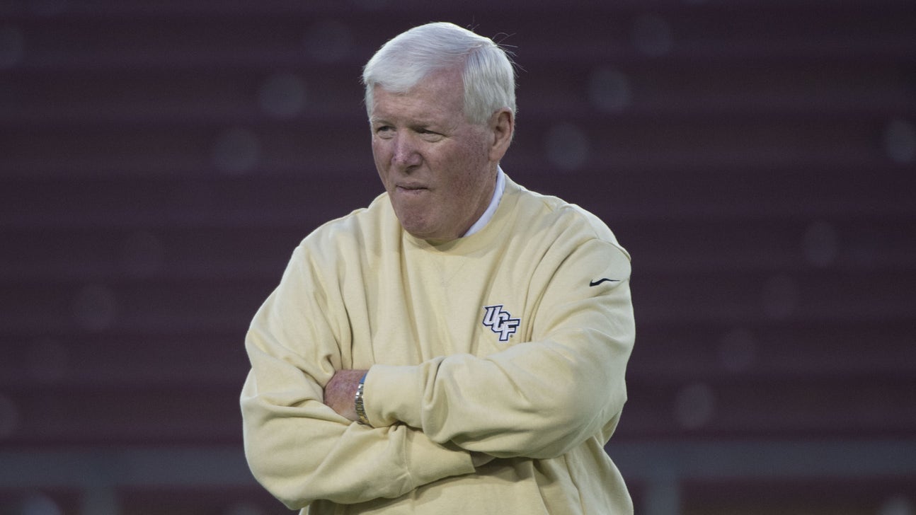 UCF head coach O'Leary retires midseason with Knights at 0-8