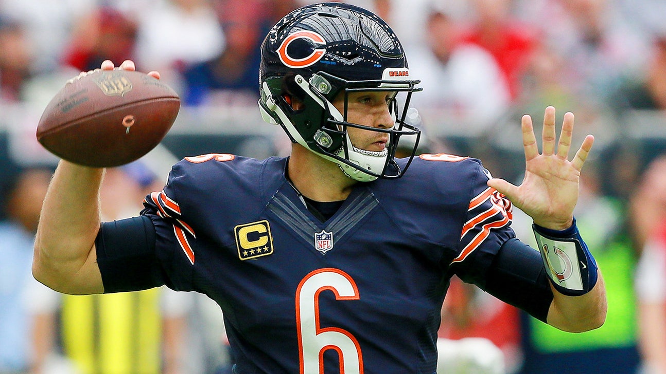 Bears favored as they try to get first win of season vs. Carson Wentz, Eagles