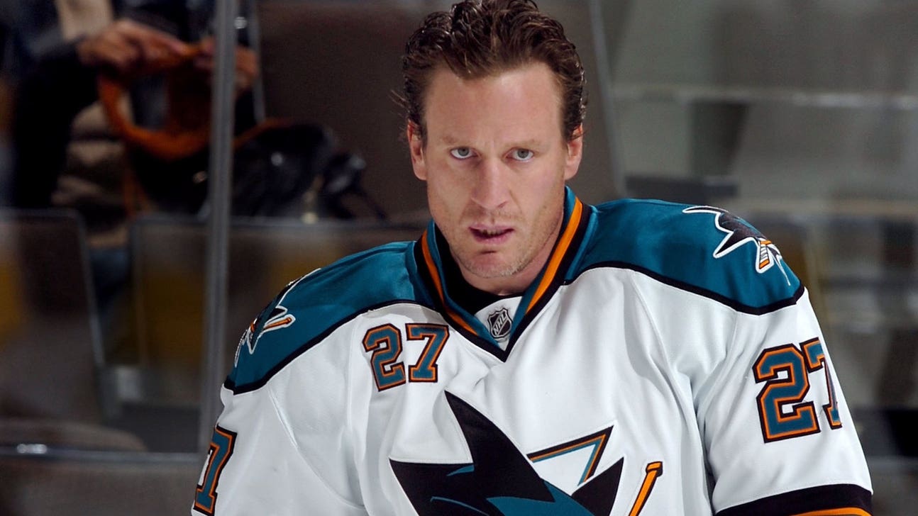 Jeremy Roenick once scared a teammate so bad he jumped head-first through a window