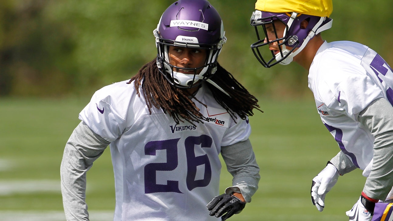 Melvin Gordon, Trae Waynes work out at Floyd Mayweather's gym (VIDEO)