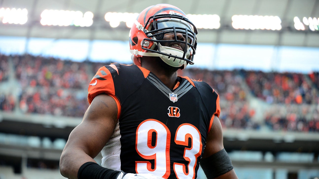 Bengals DE Michael Johnson back at practice