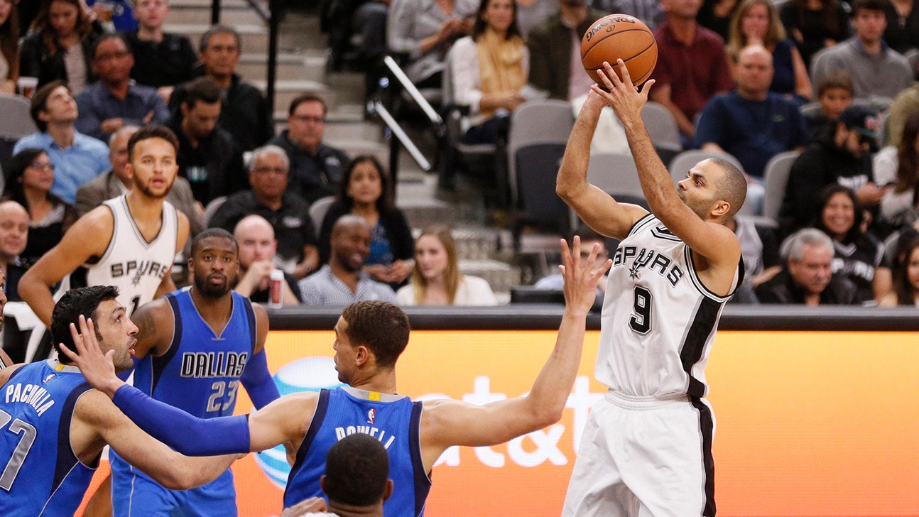 Leonard leads way as Spurs beat Mavs, win third straight