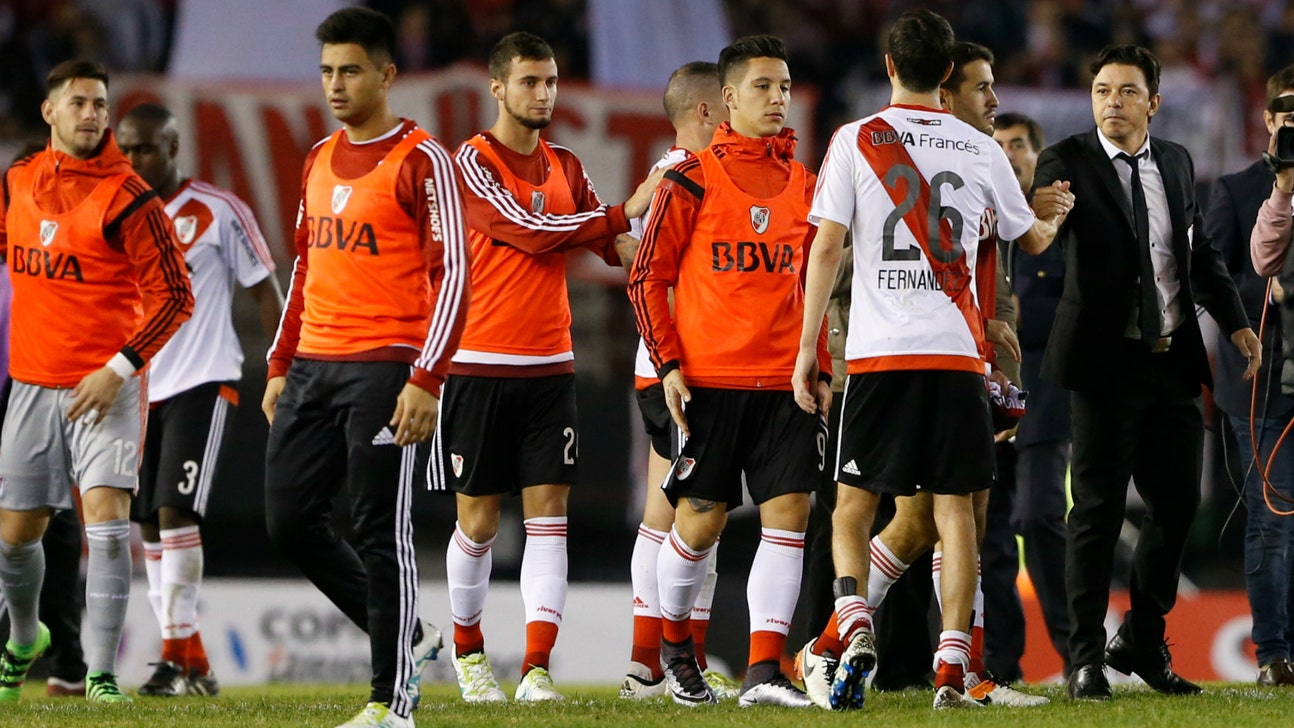 Reigning champions River crash out; Nacional advance to quarterfinals