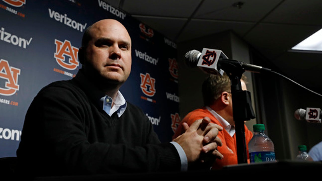 Troy hires OC Chip Lindsey away from Jayhawks as head coach