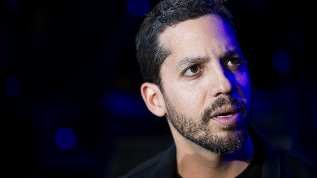 Watch: Jimmy Butler, Drake lose their mind with David Blaine frog trick