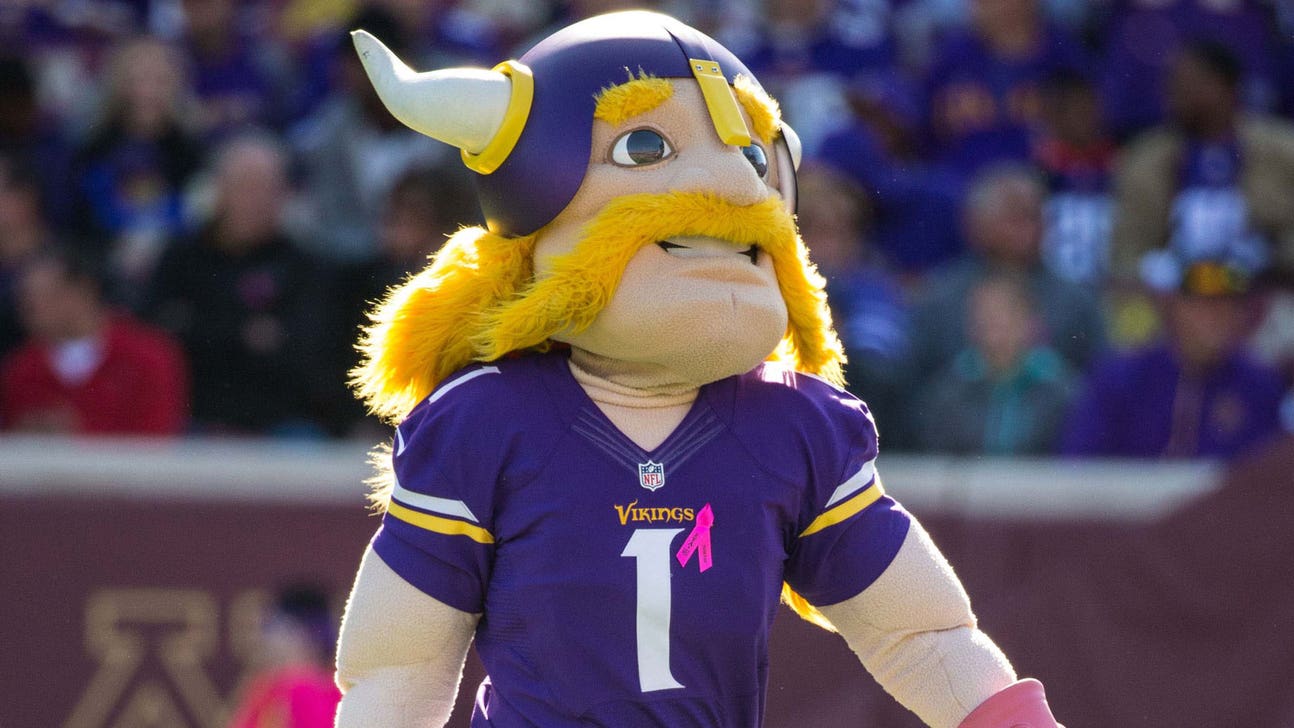 WATCH: Viktor the Viking drains a three in mascot basketball game
