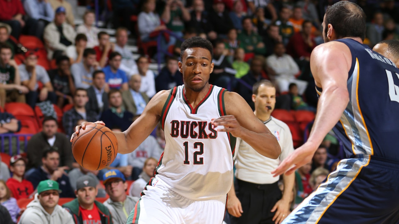 Jabari Parker debuts with 14 points in Bucks' win over Grizzlies