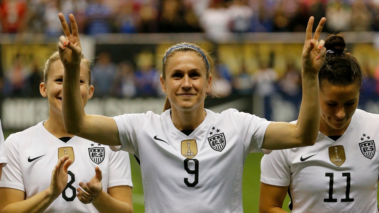 USWNT players say goodbye to Heather O'Reilly with #ThanksHAO
