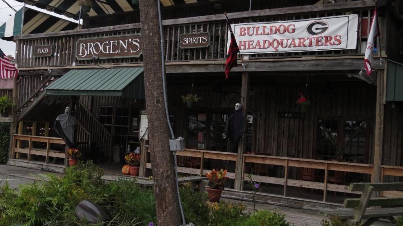 Georgia Fans' Annual Georgia-Florida Home Away From Home