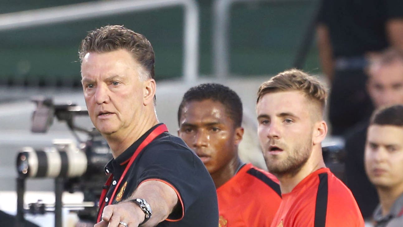 Van Gaal set to speak to Mourinho over Shaw wage demand comment