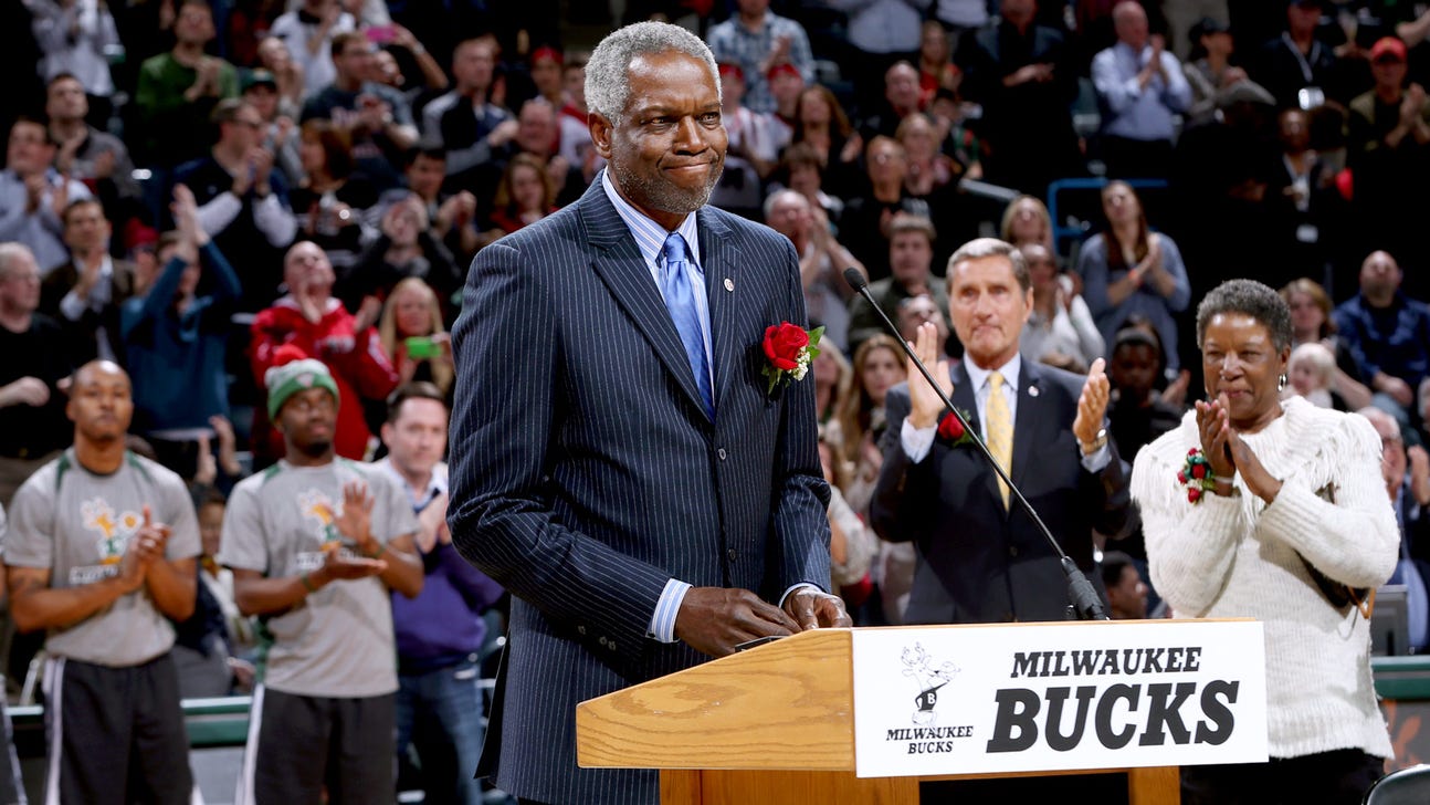 Bucks retire 4-time All-Star Dandridge's No. 10 jersey