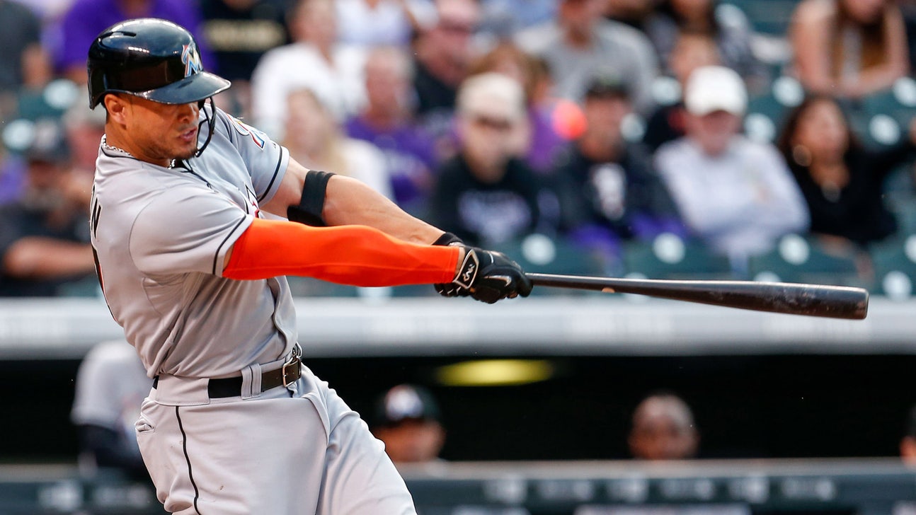 Marlins slugger Stanton out 4-6 weeks with broken bone in hand