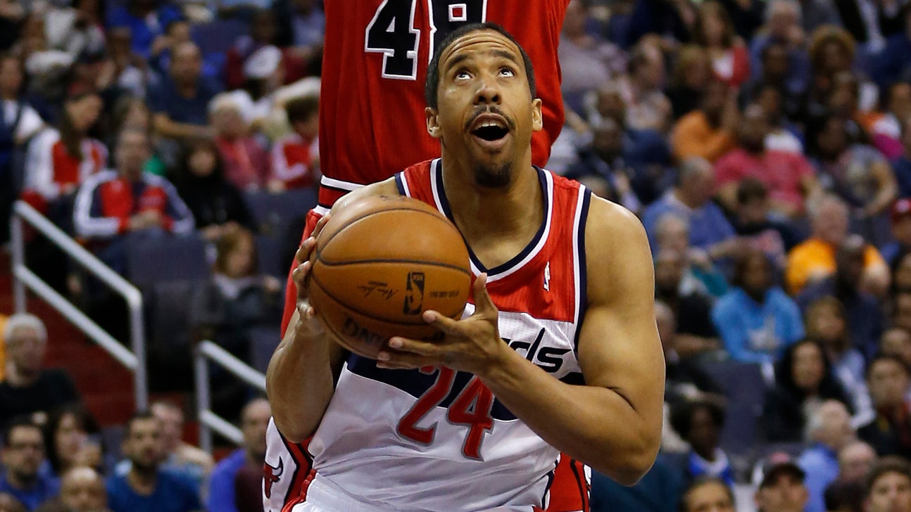 Wolves agree to terms with veteran guard Miller