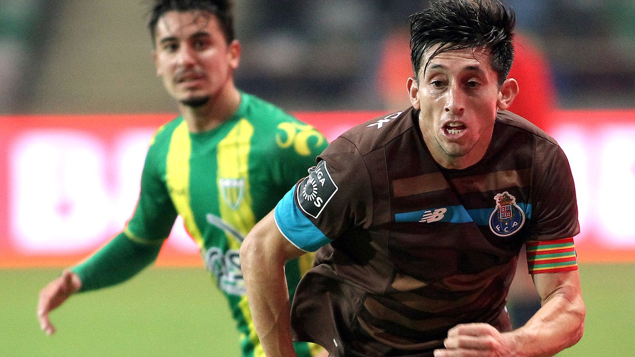Hector Herrera wins Porto's Player of the Year award