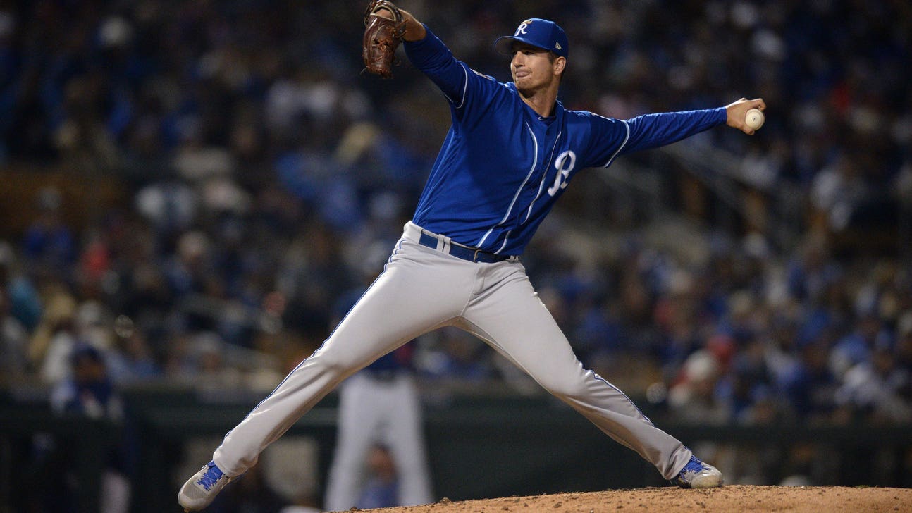 Royals add four players to 40-man roster; Bonifacio, Dini among four DFA'd