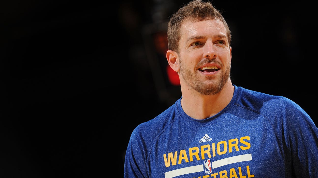 Warriors, David Lee reportedly working together to trade big man