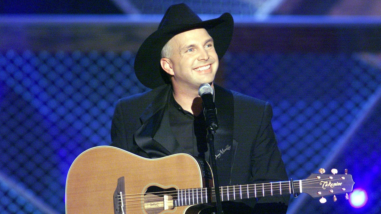 Oklahoma State fan Garth Brooks has a pipe dream for Big 12 expansion