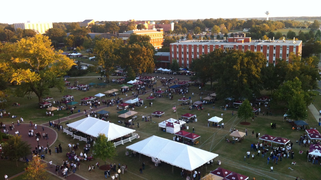 Tailgating music playlist for the South Carolina game