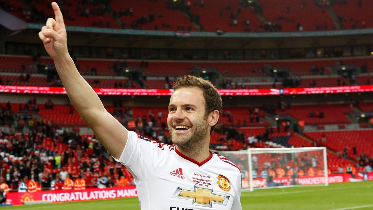 Barcelona consider making a bid for United, Spain midfielder Mata