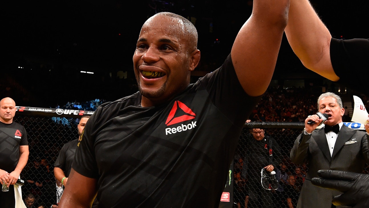Daniel Cormier talks rematch with Jon Jones, responds to booing fans