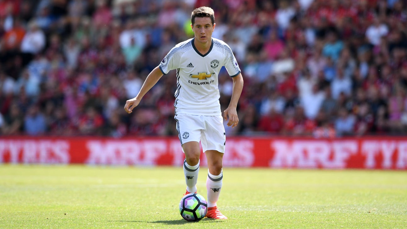 Manchester United: It's Herrera vs. Pogba for place in Mourinho's midfield