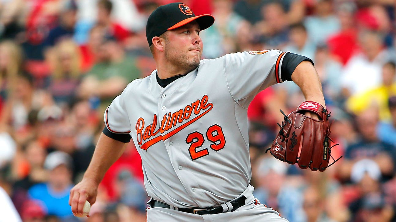 Indians sign veteran pitcher Tommy Hunter