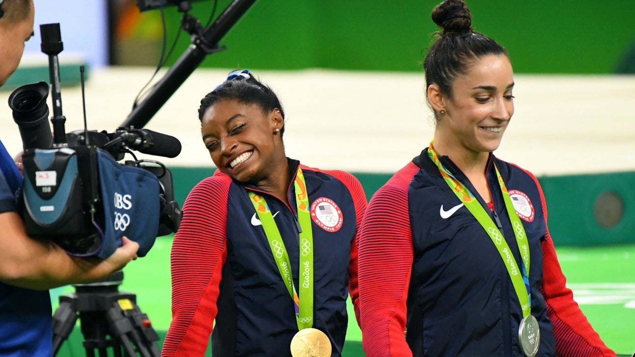 Social media reacts to Simone Biles and Aly Raisman's epic allaround