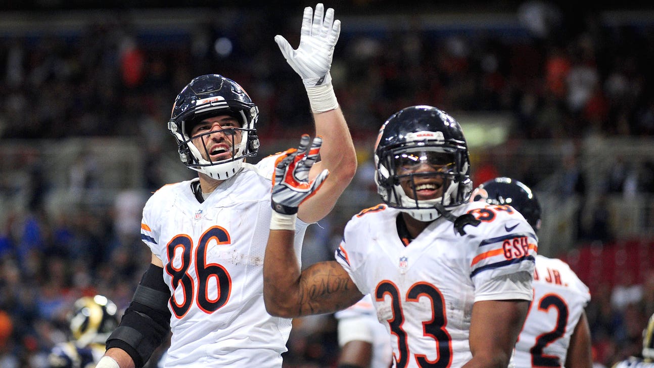 Jay Cutler owes two of his pass-catchers for record he set in Week 10