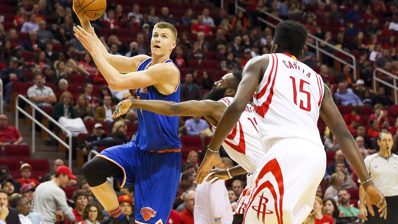 Porzingis, Knicks continue upswing, end losing streak to Rockets