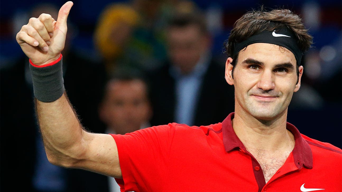 Federer, Murray advance at Paris Masters