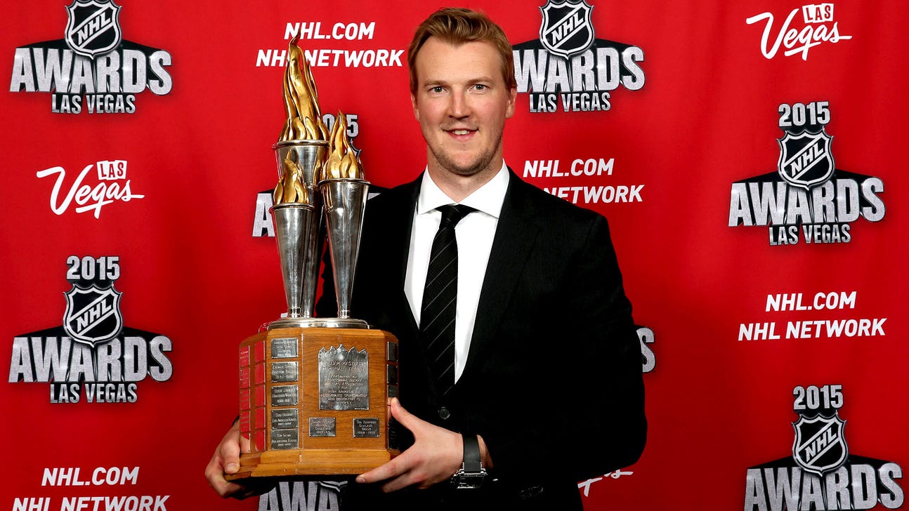 Wild agree to terms on 6-year deal with goalie Dubnyk