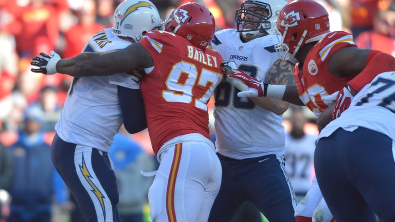 Report: Allen Bailey could be out for season with shoulder injury