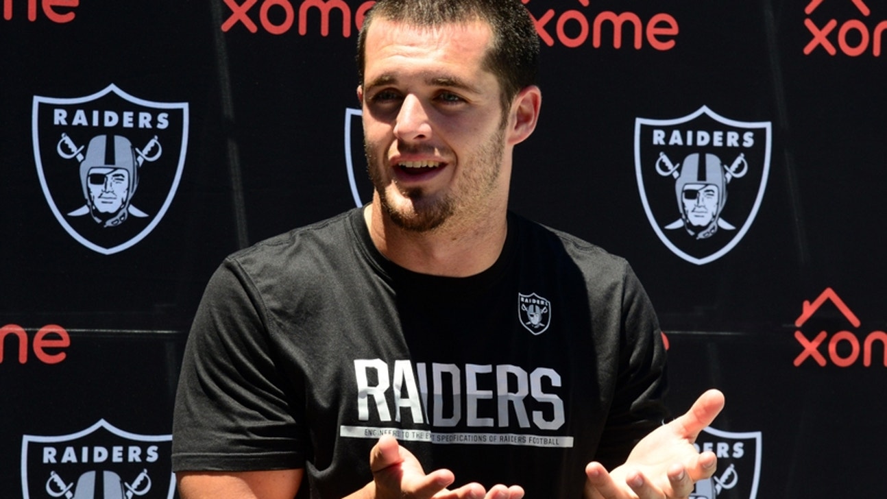 Derek Carr Offers to Help Johnny Manziel