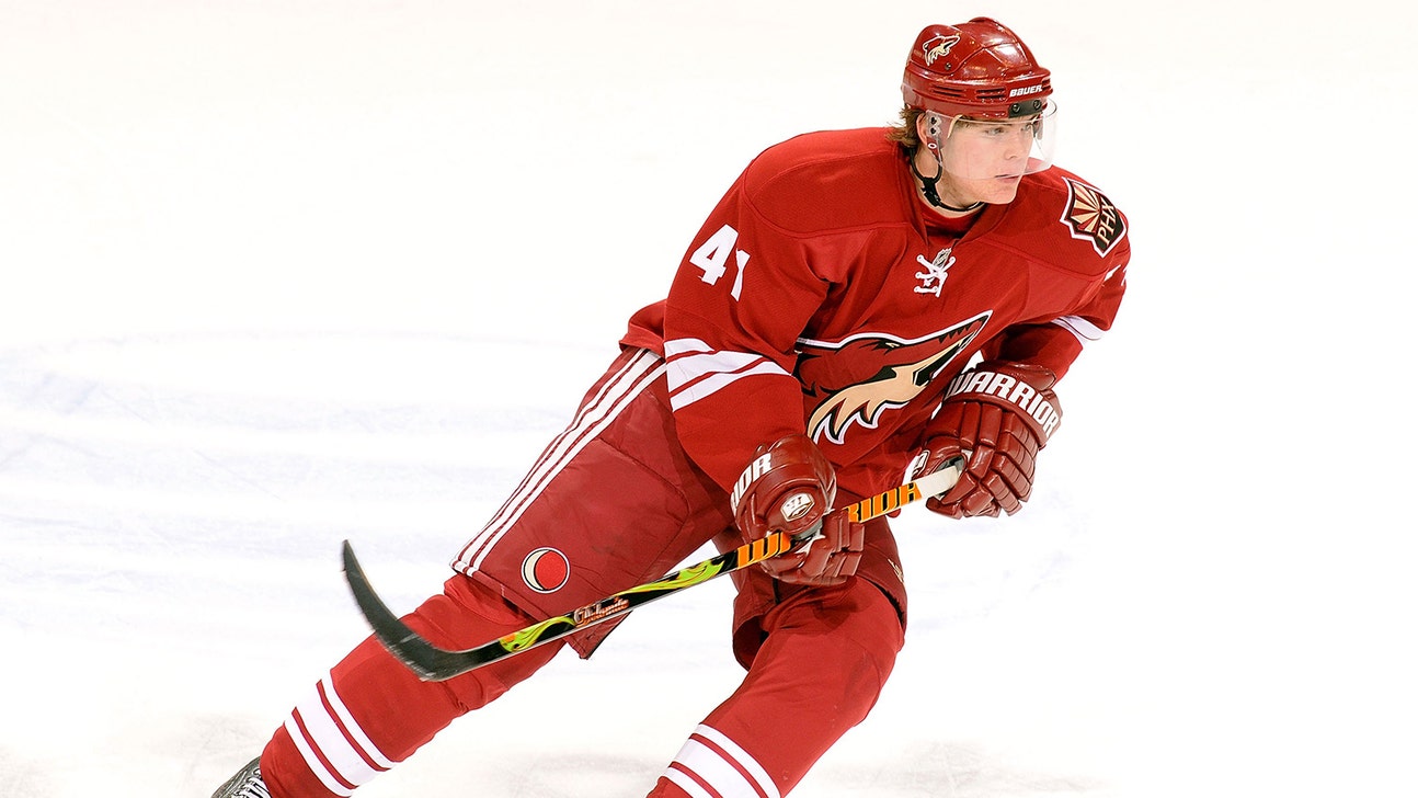 Tikhonov back in Arizona after waiver claim from Chicago