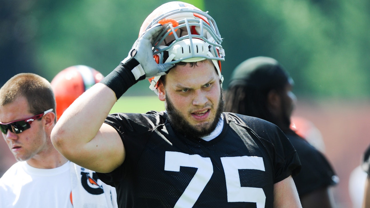 Browns notebook: Rookie G Bitonio off to a great start