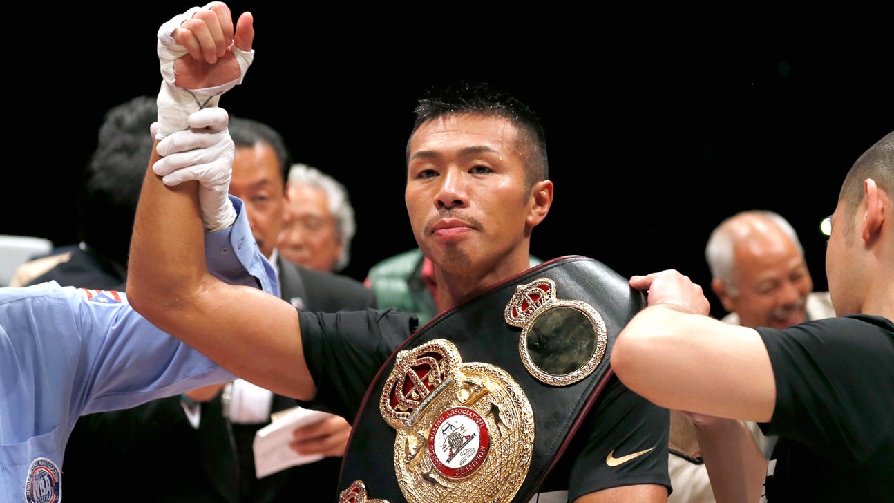 Uchiyama defends WBA super featherweight crown by TKO
