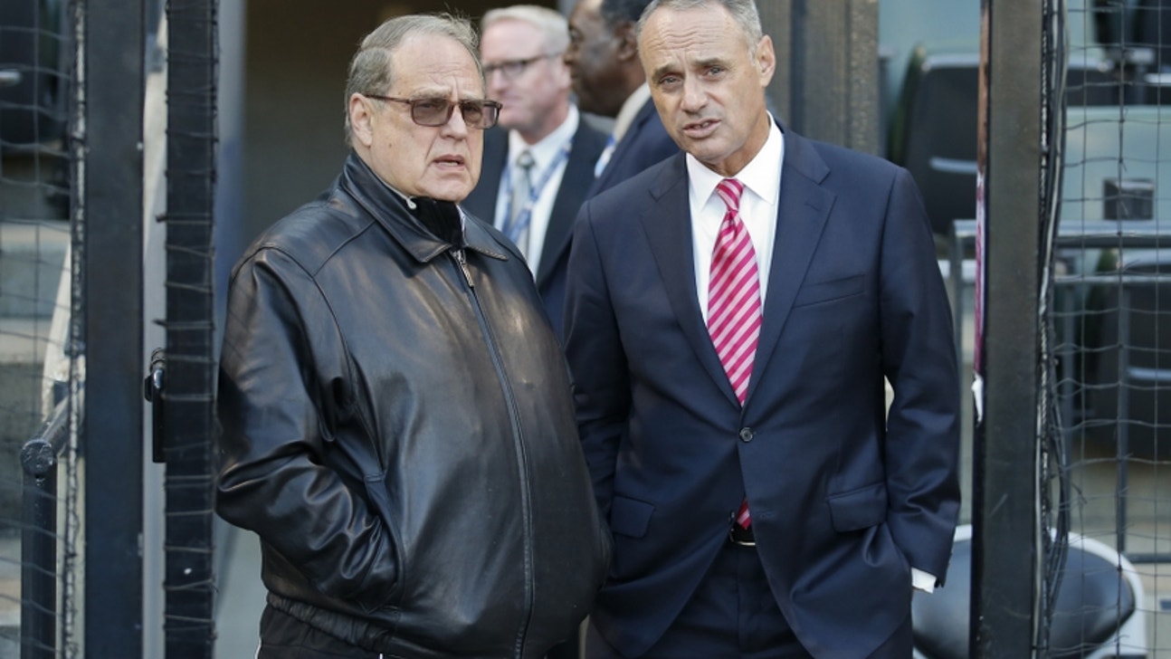 Chicago Bulls Owner Jerry Reinsdorf Enters Basketball Hall of Fame