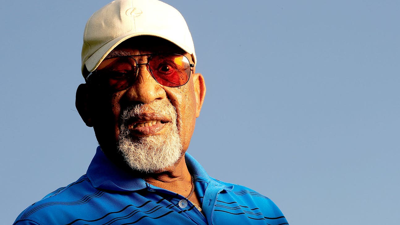 Tiger Woods helps launch scholarship fund honoring Sifford