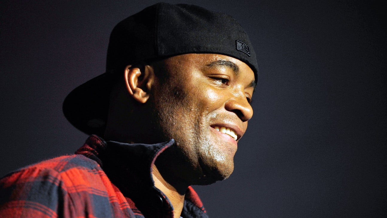 Anderson Silva to Jose Aldo: Please hit Conor McGregor 'a lot'