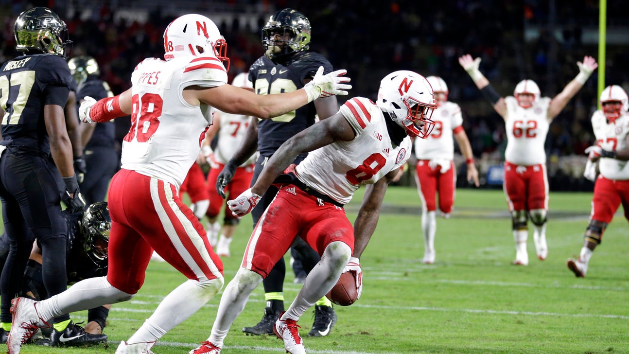Purdue squanders late lead, suffers 25-24 loss to Nebraska