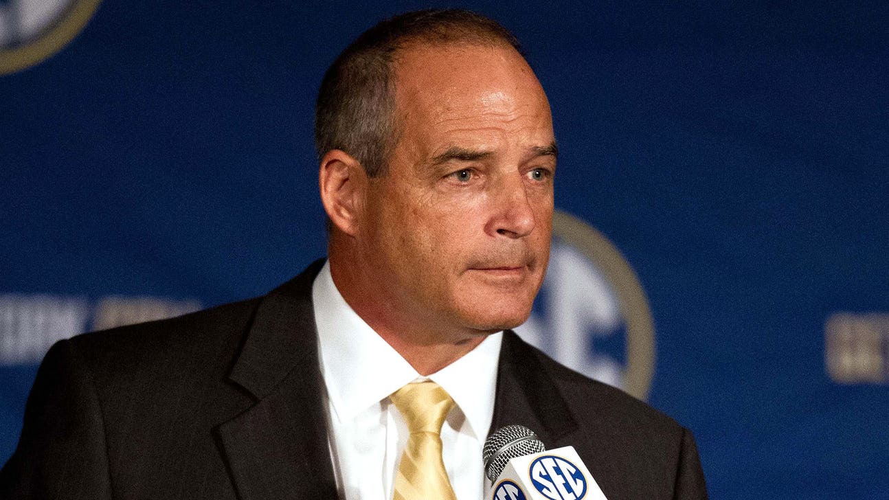 Ex-Mizzou coach Pinkel undergoing cancer treatment again