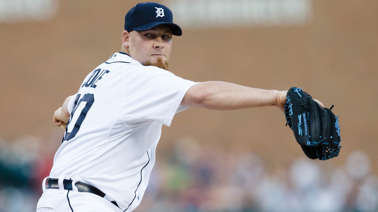 A's take a flier on veteran Phil Coke