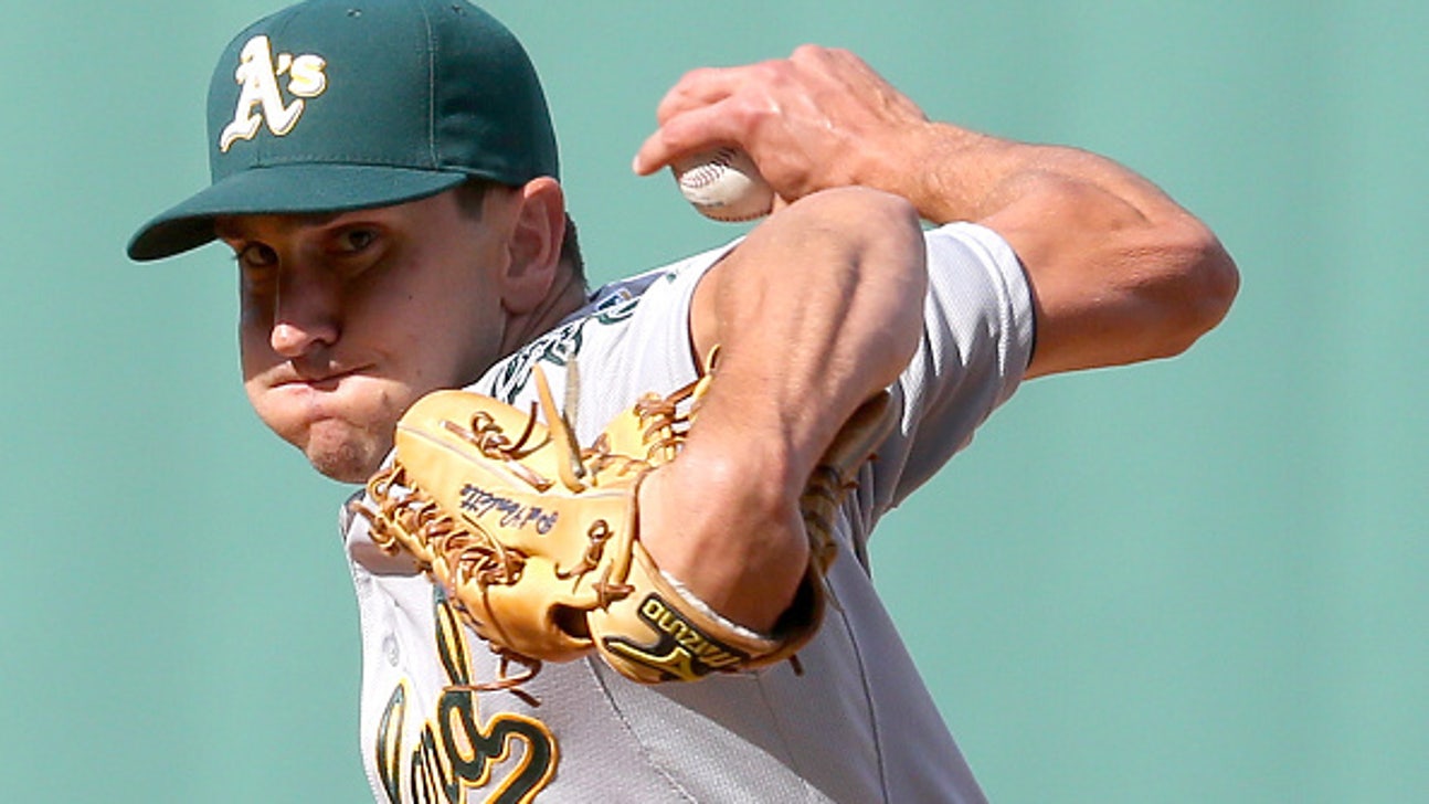 A's switch-pitcher Pat Venditte placed on DL with right shoulder strain