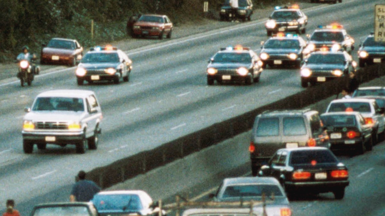 Officers recall night spent chasing O.J. Simpson and a white Ford Bronco