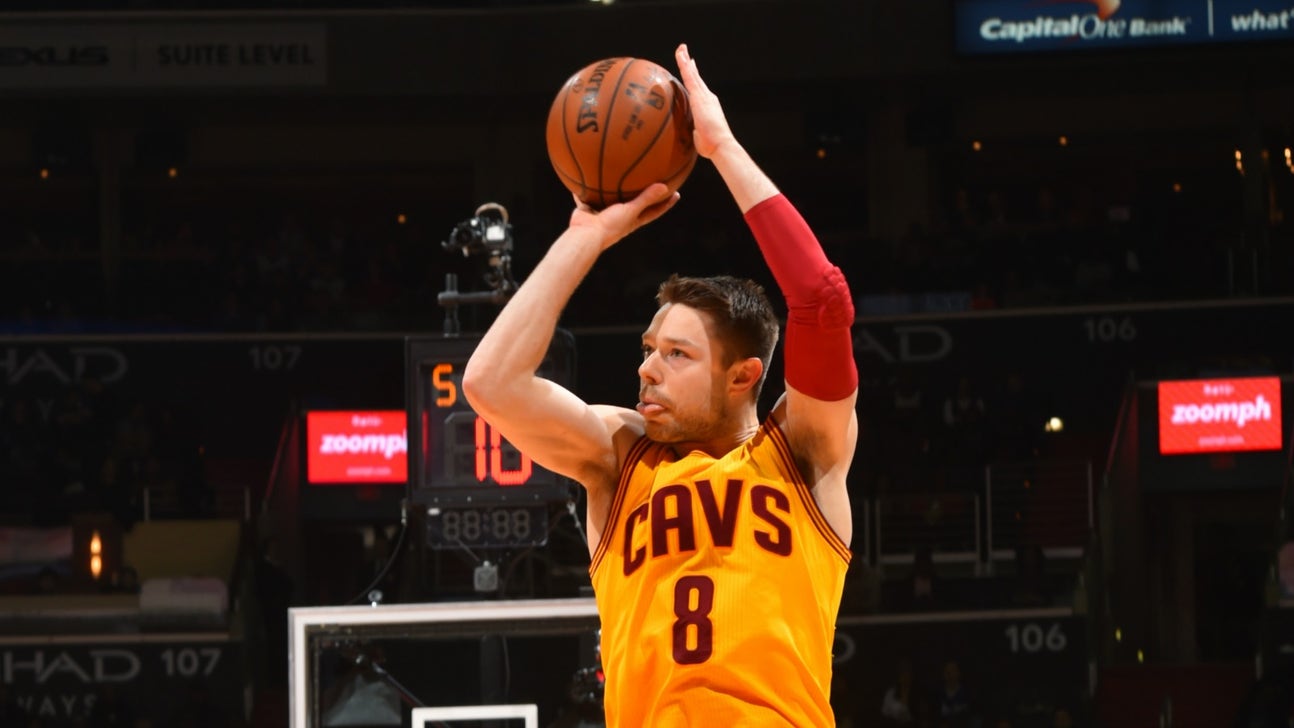 Matthew Dellavedova uses a robot for his strangely intense ping-pong practice