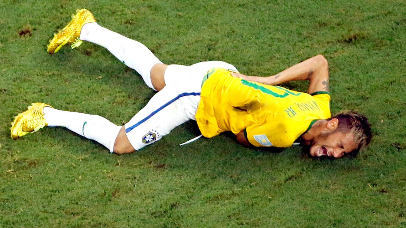 Neymar returns to training with Barca following back injury