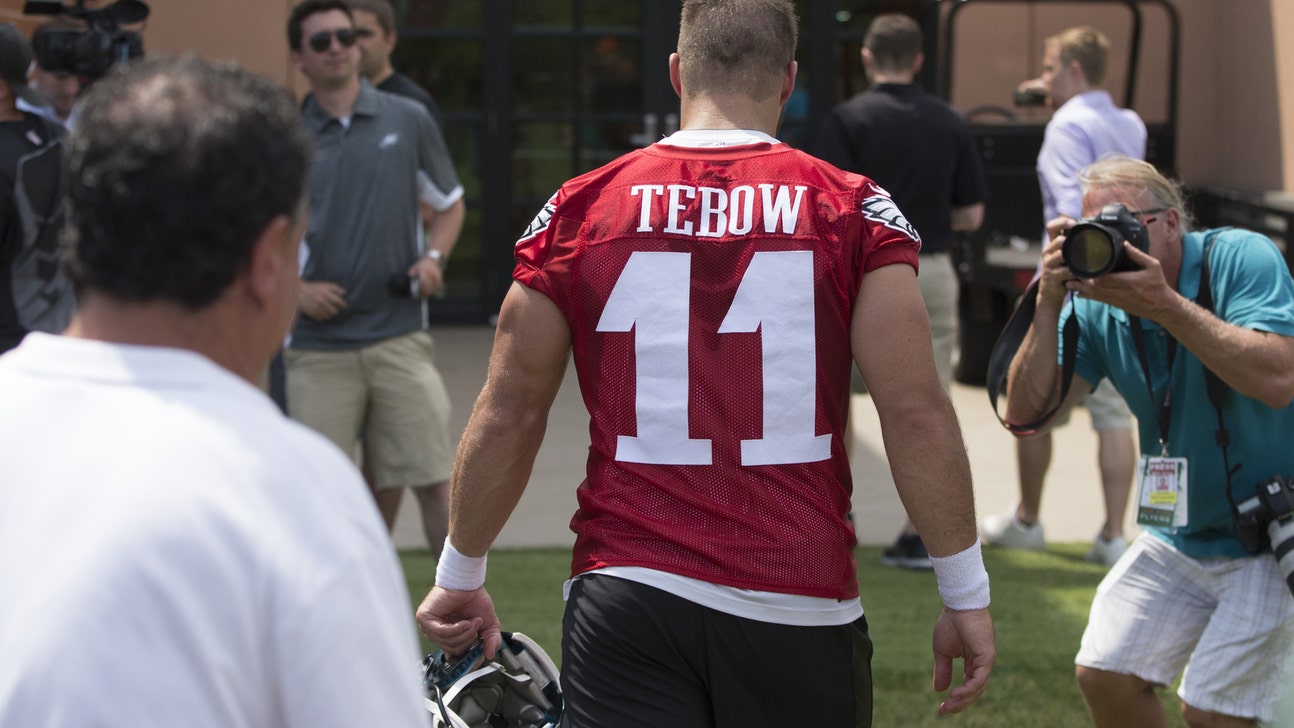 Tim Tebow is last on Eagles' four-man QB depth chart