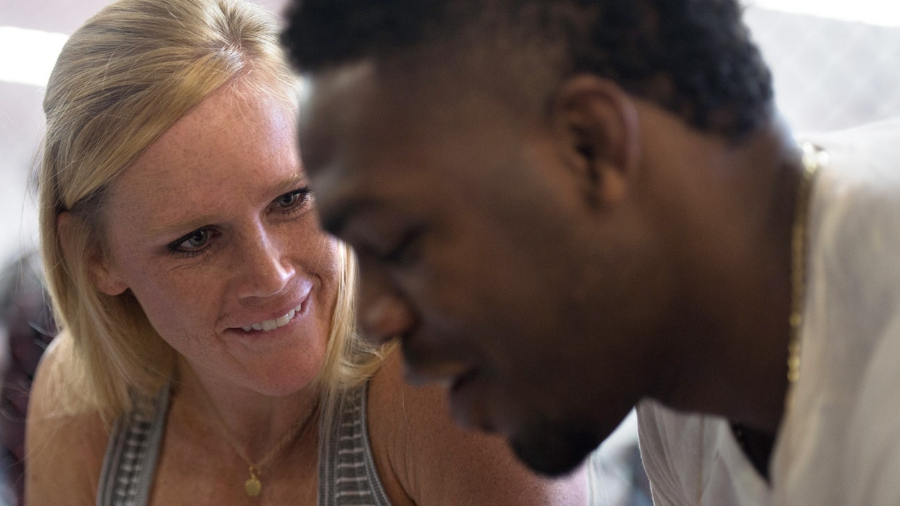 Jones: Holm already greatest of all time in women's combat sports
