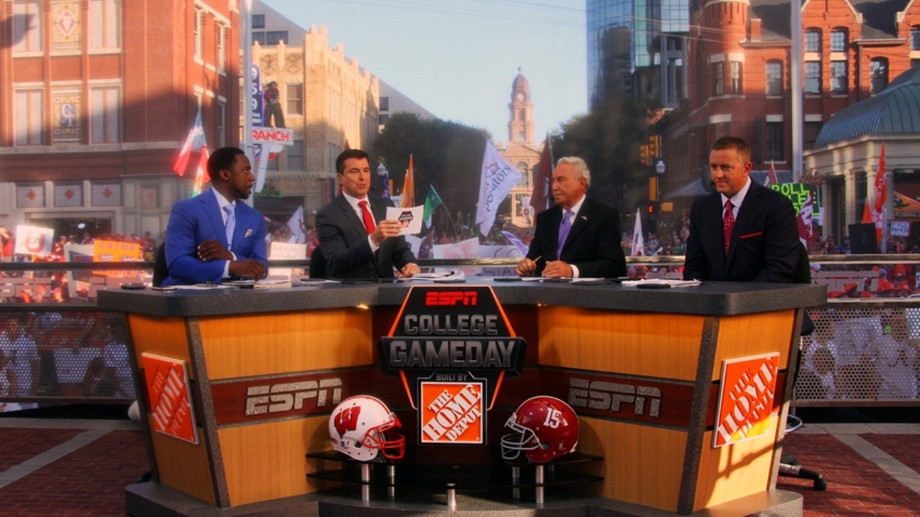 Who is the celebrity picker for College GameDay Week 5, Louisville vs Clemson?